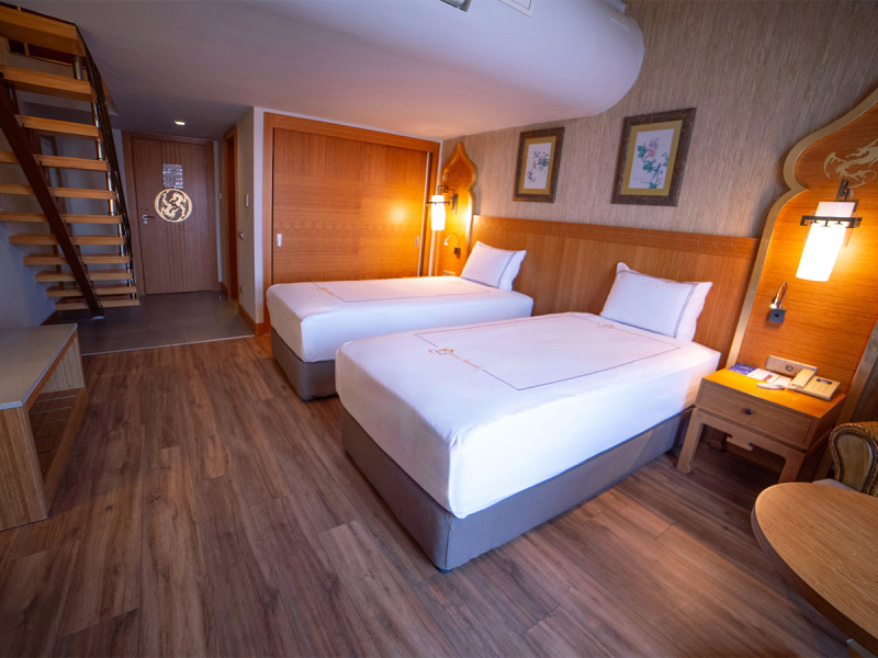 Royal Dragon Hotel