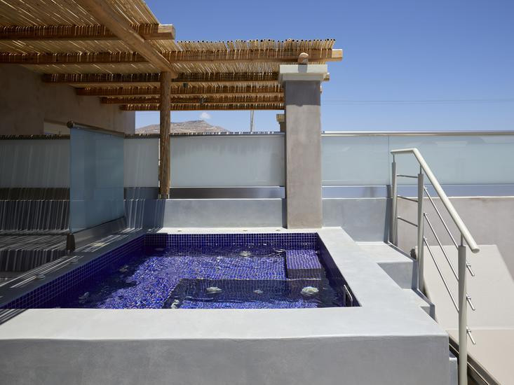 Sea Breeze Santorini