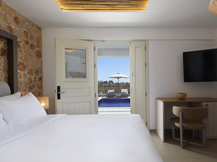 Sea Breeze Santorini