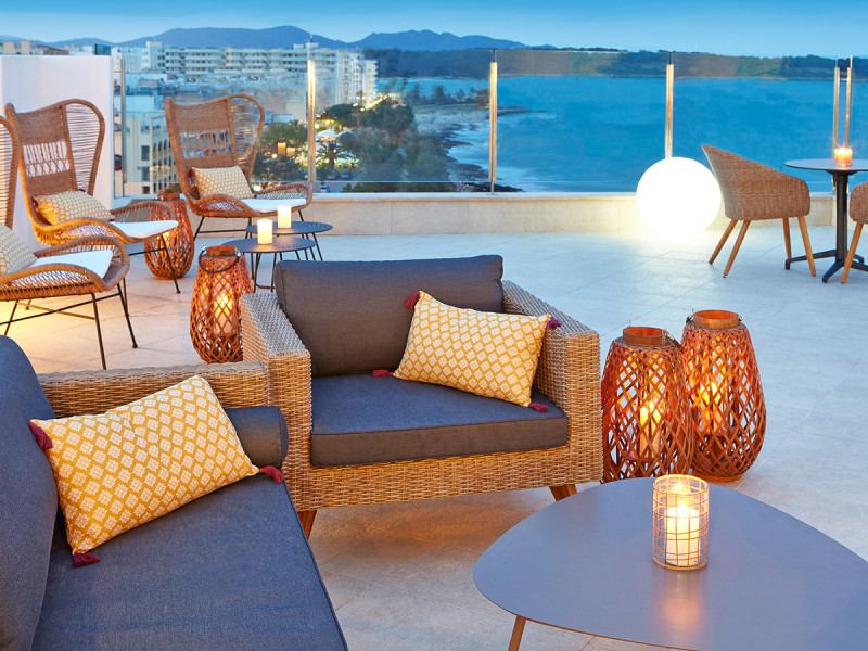 Universal Hotel Perla