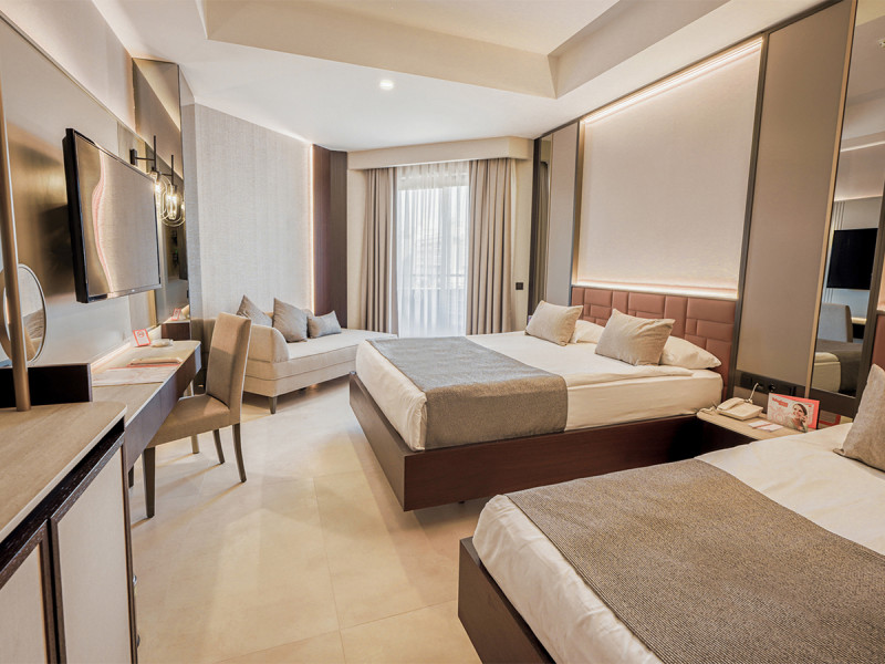 Hotel Orange Palace Side