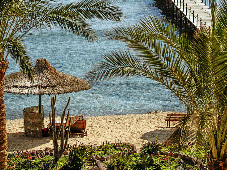 Flamenco Beach & Resort