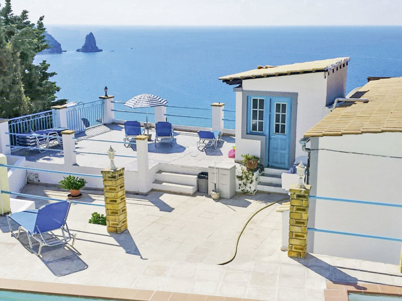 Belvedere Studios & Apartments