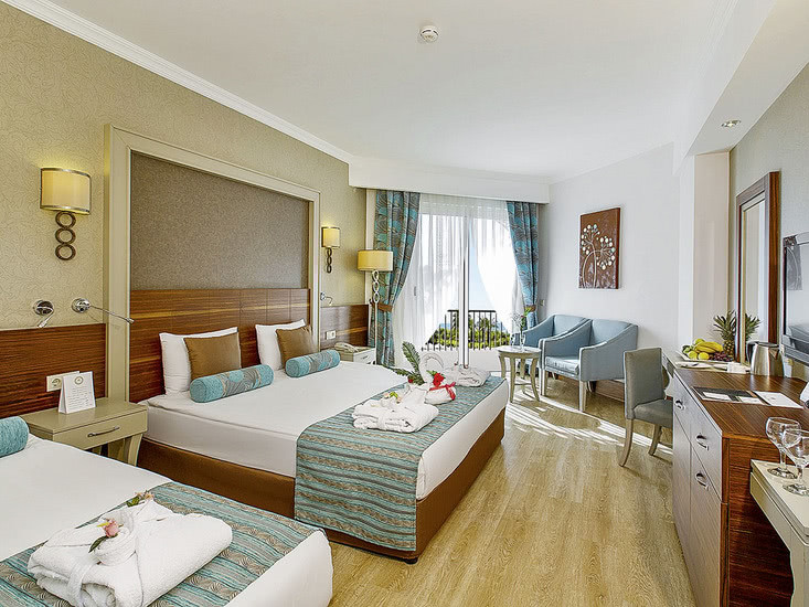 Hotel Side Crown Palace