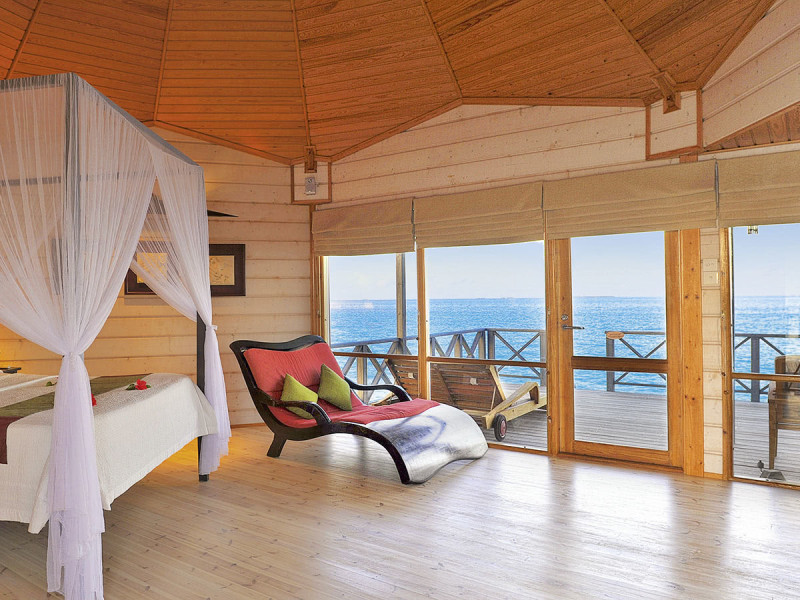 Komandoo Island Resort & Spa 