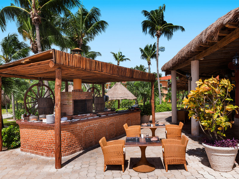 Ocean Maya Royale by H10