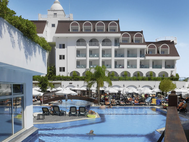 Hotel Side Crown Serenity