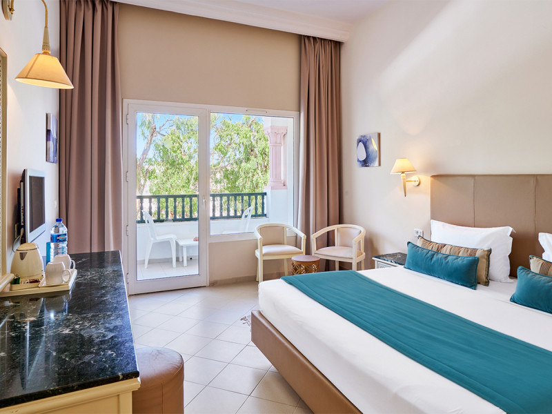 Hotel Royal Nozha Beach