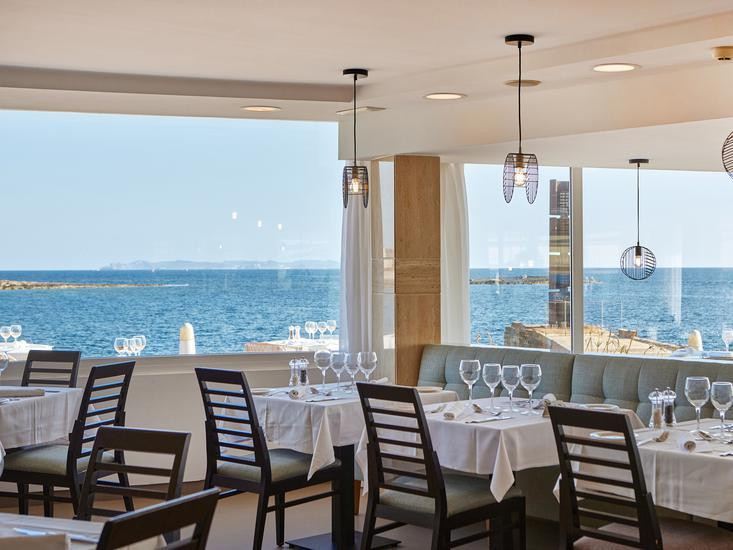 Cabo Blanco Universal