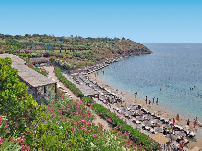 Laur Hotels Experience Elegance