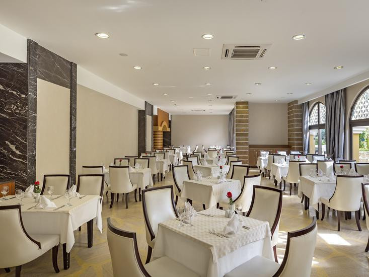 Royal Holiday Palace