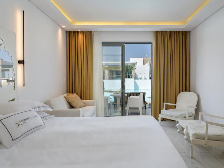 Diamond Deluxe Hotel