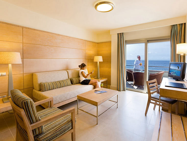 Hotel Arenas del Mar