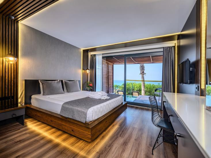 Adora Calma Beach Hotel