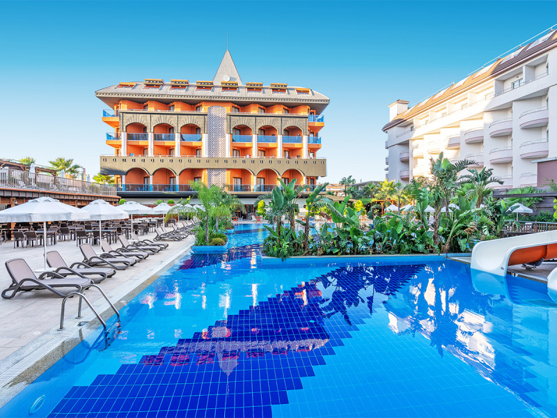 Hotel Orange Palace Side