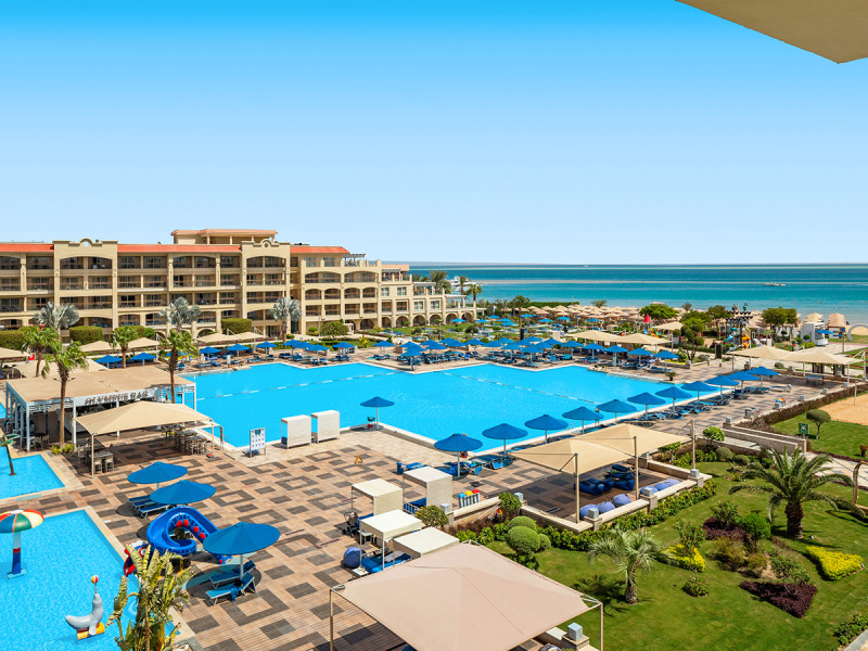 Pickalbatros White Beach Resort