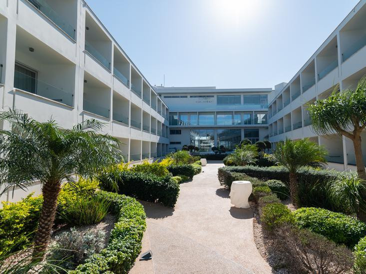 Nicholas Color Hotel