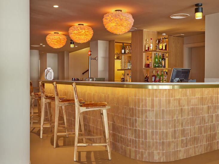 Cabo Blanco Universal