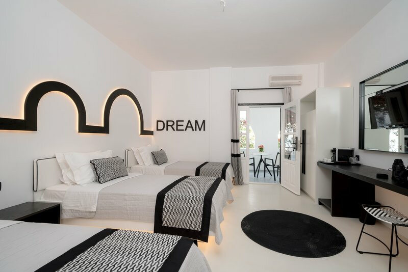 Divelia Hotel