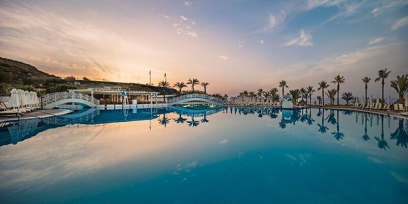 Acapulco Resort Convention SPA Hotel