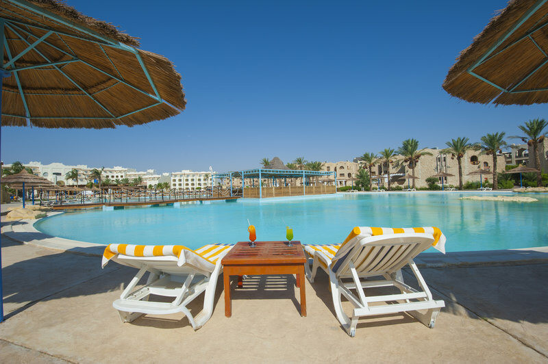 Royal Lagoons Resort & Aqua park
