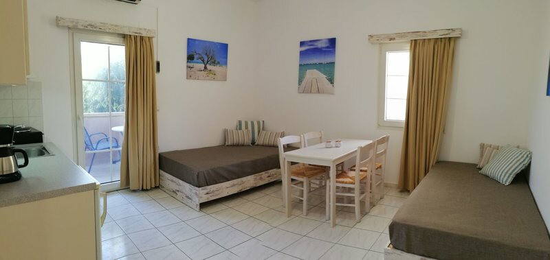 Evina Rooms and Suites