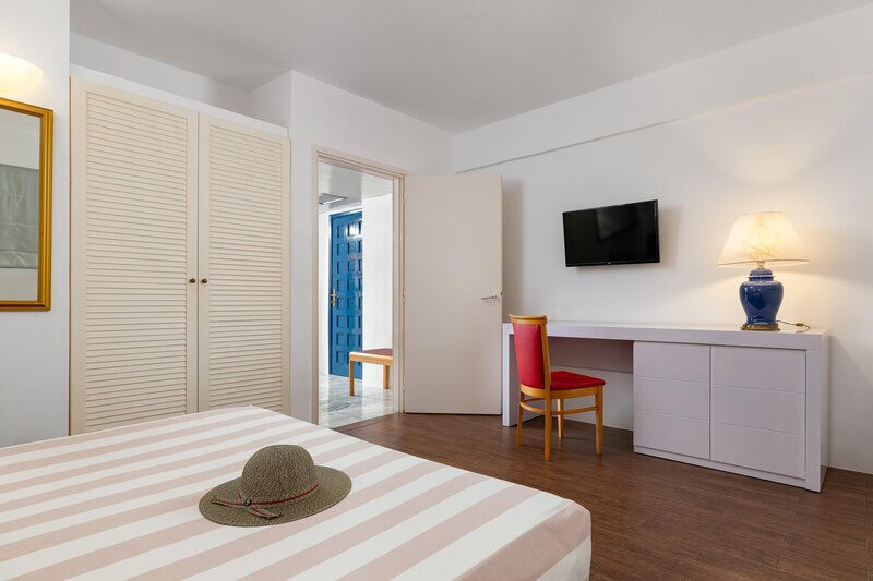 Dionysos Hotel