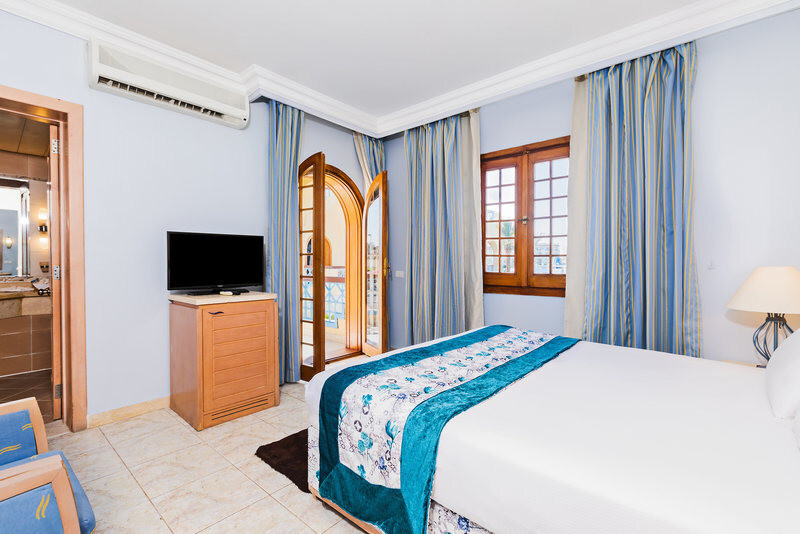 Royal Lagoons Resort & Aqua park