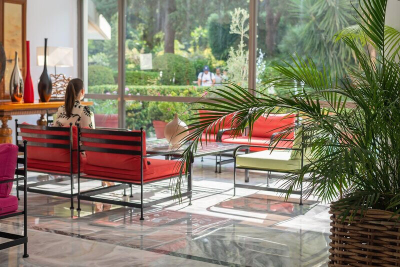 Dionysos Hotel