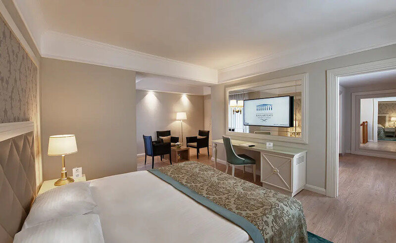 Kaya Artemis Resort & Casino