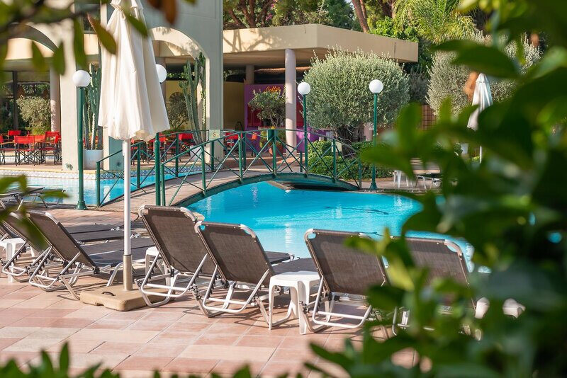 Dionysos Hotel