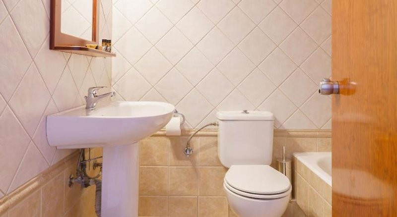 Sunrise Suites ●●