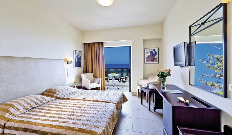 Giannoulis Santa Marina Plaza