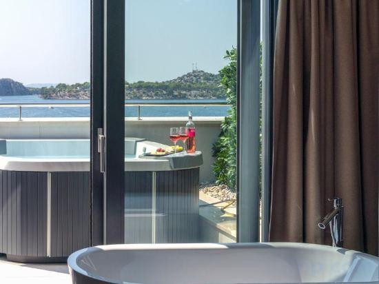 Bellevue Superior City Hotel ●●●●