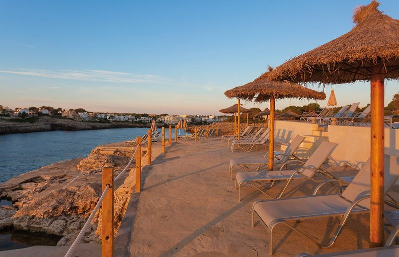 JS Cape Colom ●●●○