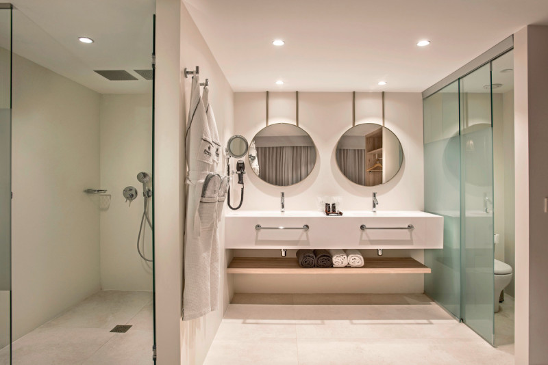 Beispiel Bad Suite Platinum seitl. Meerblick