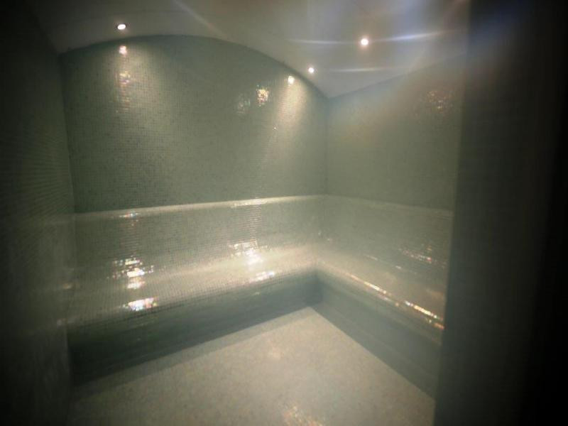 Sunprime C-Lounge ●●●●●