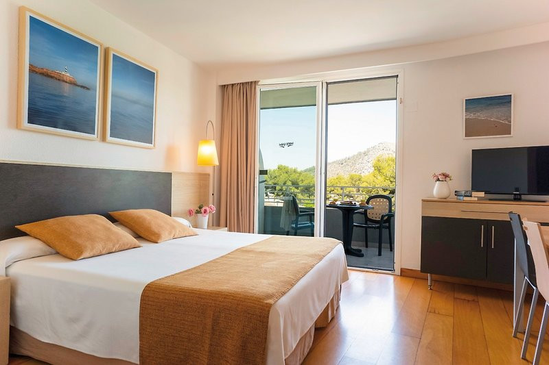 Ivory Playa ●●●●