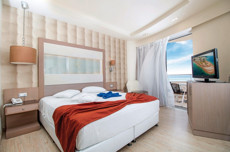 Pegasos Deluxe Beach Hotel ●●●●●