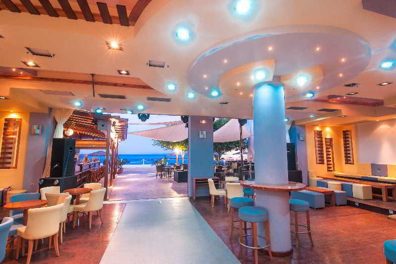 Alexandra Beach Hotel ●●●●