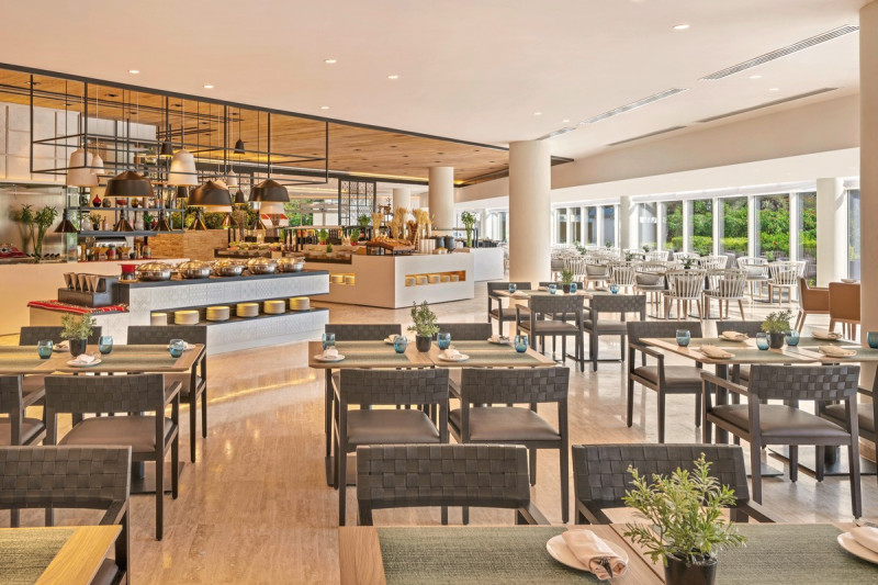 Fujairah Rotana Resort & Spa Al Aqah Beach