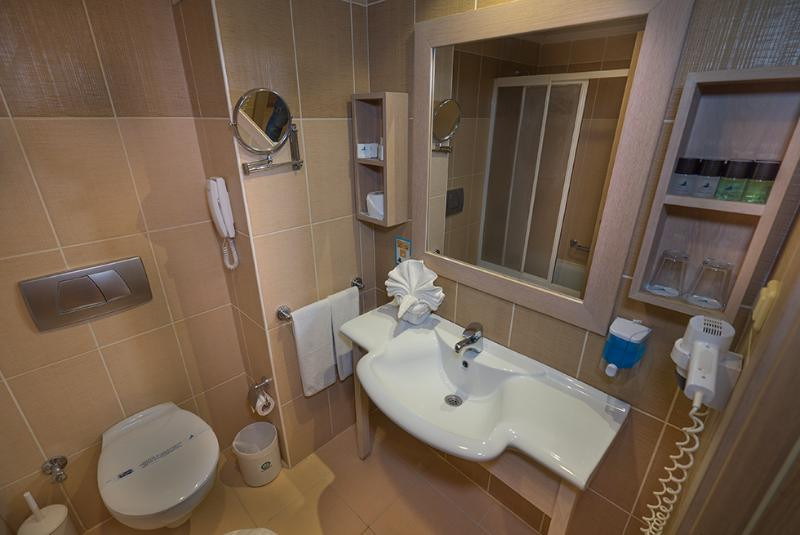 Side Breeze Hotel ●●●●●