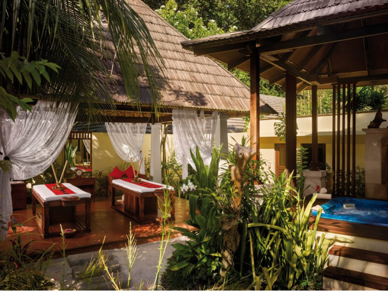 Royal Island Resort & Spa ●●●●