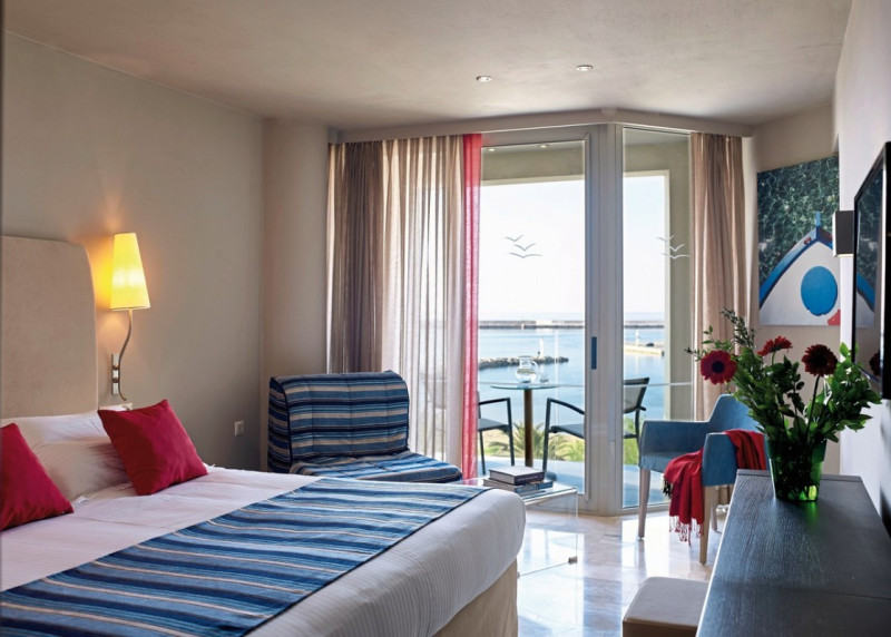 Kyma Suites Beach Hotel ●●●●○