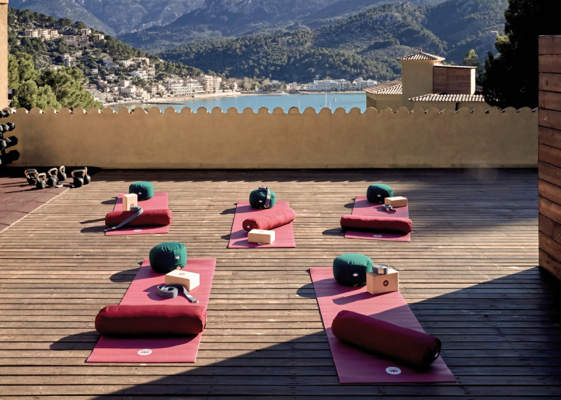 Bikini Island & Mountain Port de Sóller