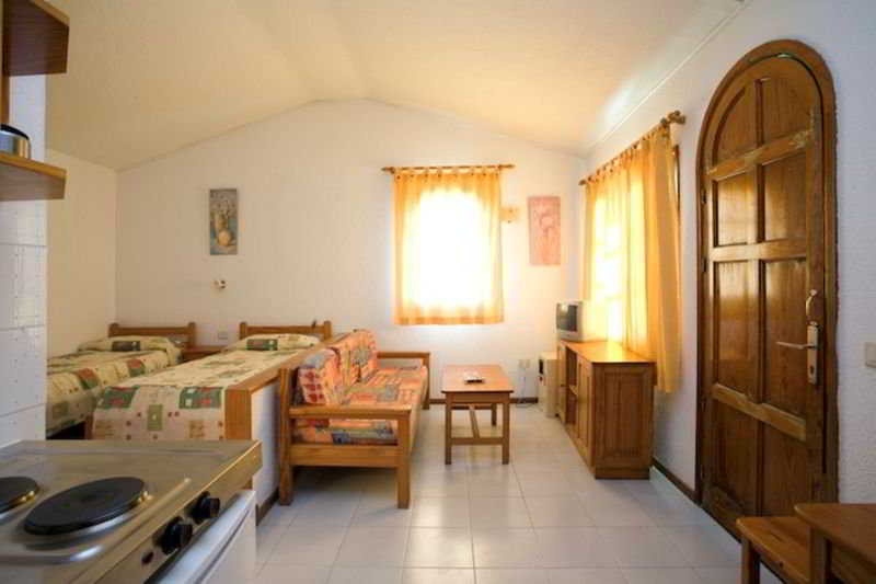 Cotillo Lagos ●●