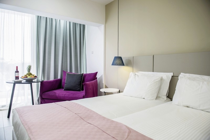 Napa Mermaid Hotel & Suites ●●●●○