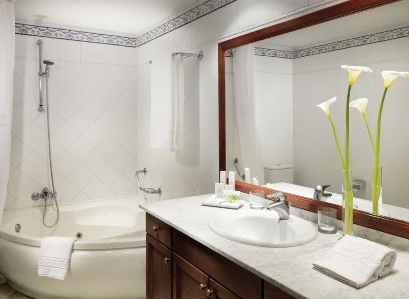 Las Ãguilas Tenerife Affiliated by MeliÃ¡ ●●●●