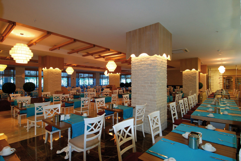 Commodore Elite Suites & Spa