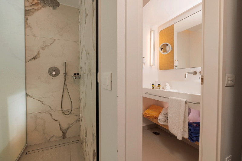 Anissa Beach ●●●●